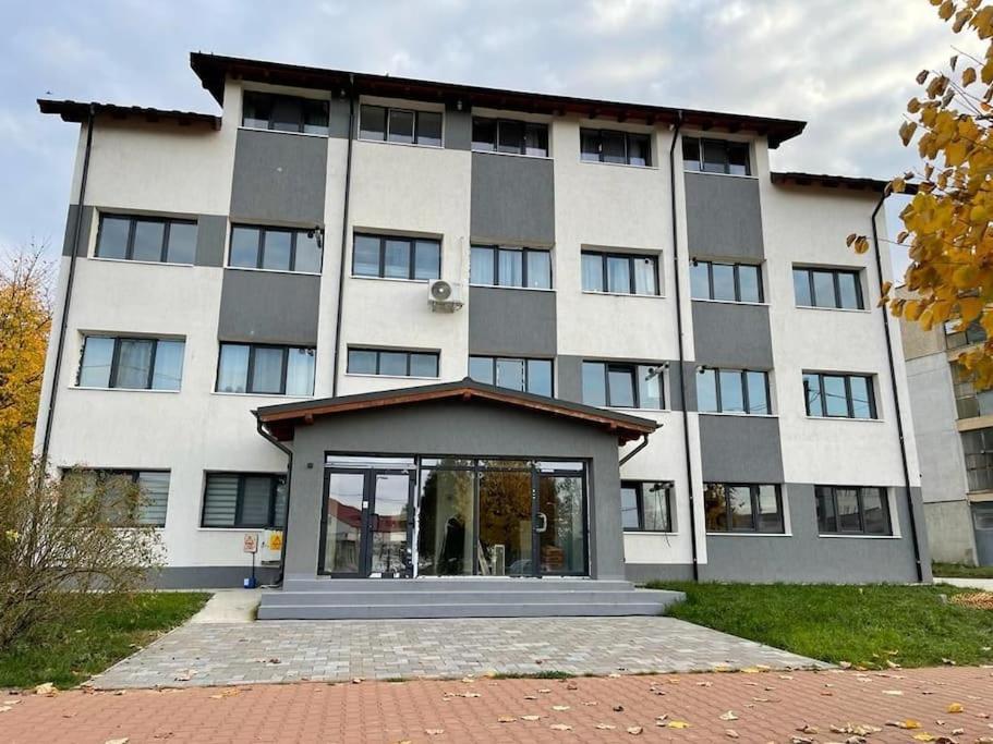 Premium Appartment In Onesti Eksteriør bilde